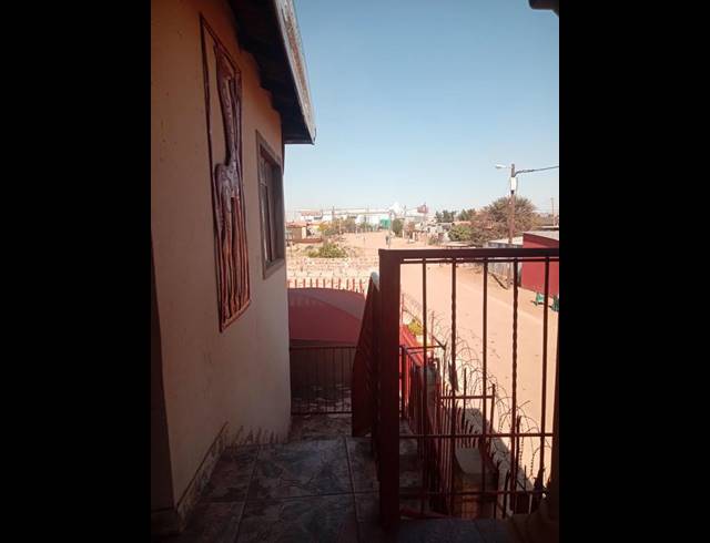 10 BEDROOM HOUSE FOR SALE IN SOSHANGUVE SOUTH